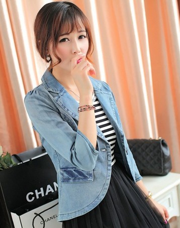 穿搭牛仔外套分分钟变成时尚女性